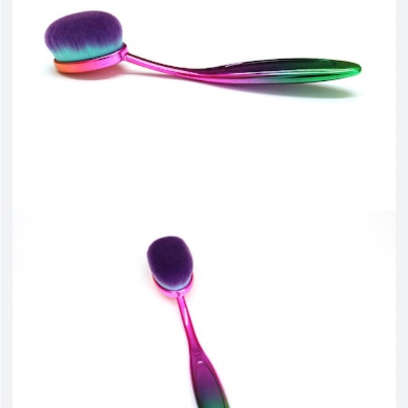 Rainbow Toothbrush shaped foundation brush - Picture 2 of 6